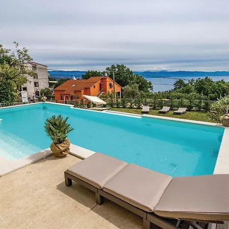 6 Bedroom Cozy Home In Lovran