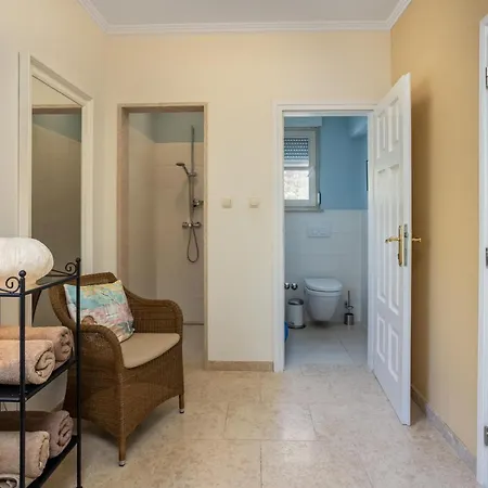 6 Bedroom Cozy Home In Lovran * Lovran