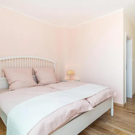 6 Bedroom Cozy Home In Lovran