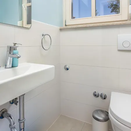 Holiday home 6 Bedroom Cozy Home In Lovran *