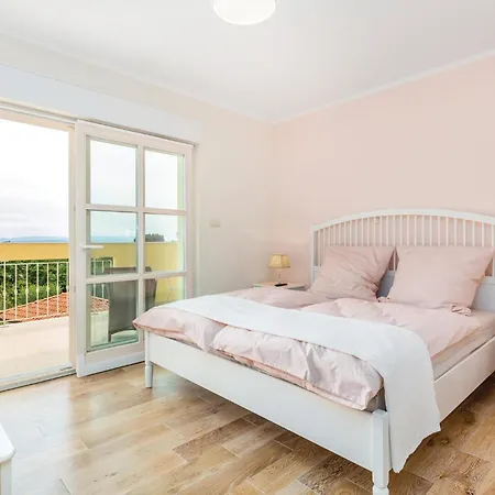 6 Bedroom Cozy Home In Lovran Lovran