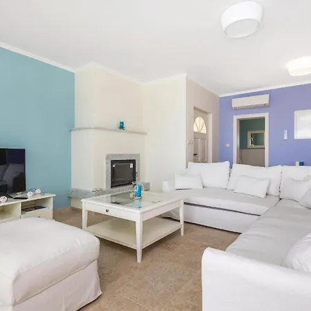 6 Bedroom Cozy Home In Lovran Holiday home