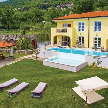 Holiday home 6 Bedroom Cozy Home In Lovran